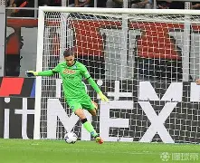 卡利亚里主场大胜那不勒斯，提升积分榜排名(卡利亚里赛程500)